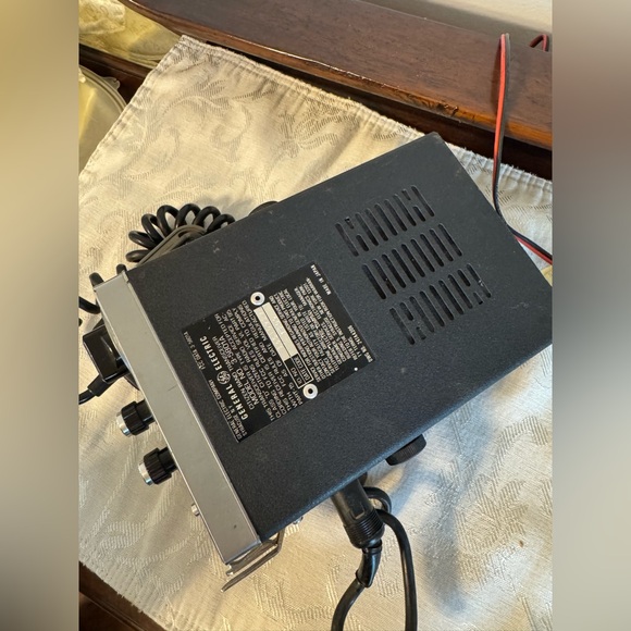 General Electric Model 3-5801A 40 Channel PLL System CB Radio NOT TESTED - Picture 5 of 12